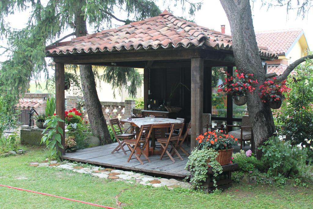 Gasthaus Casa Giuliana Calosso Exterior foto
