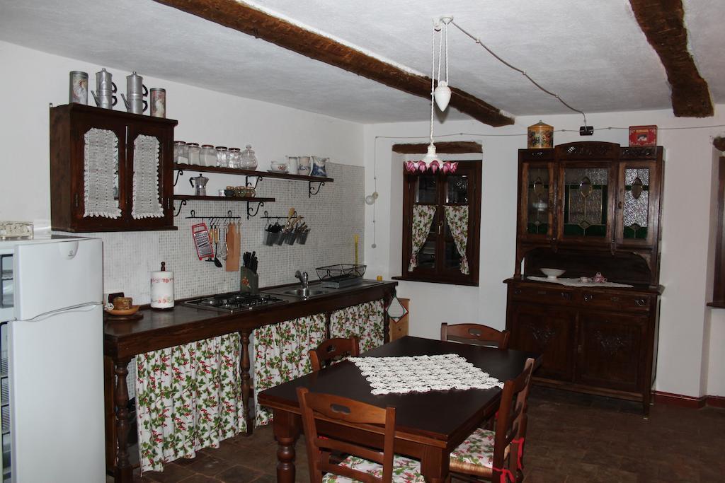 Gasthaus Casa Giuliana Calosso Zimmer foto